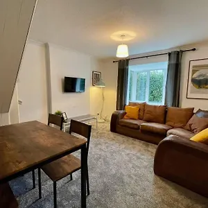  Holiday home House Near Llandaff For Up To 6 With Parking United Kingdom
